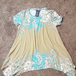 Chelsea &  Theodore Peaked Tee Shirt M
